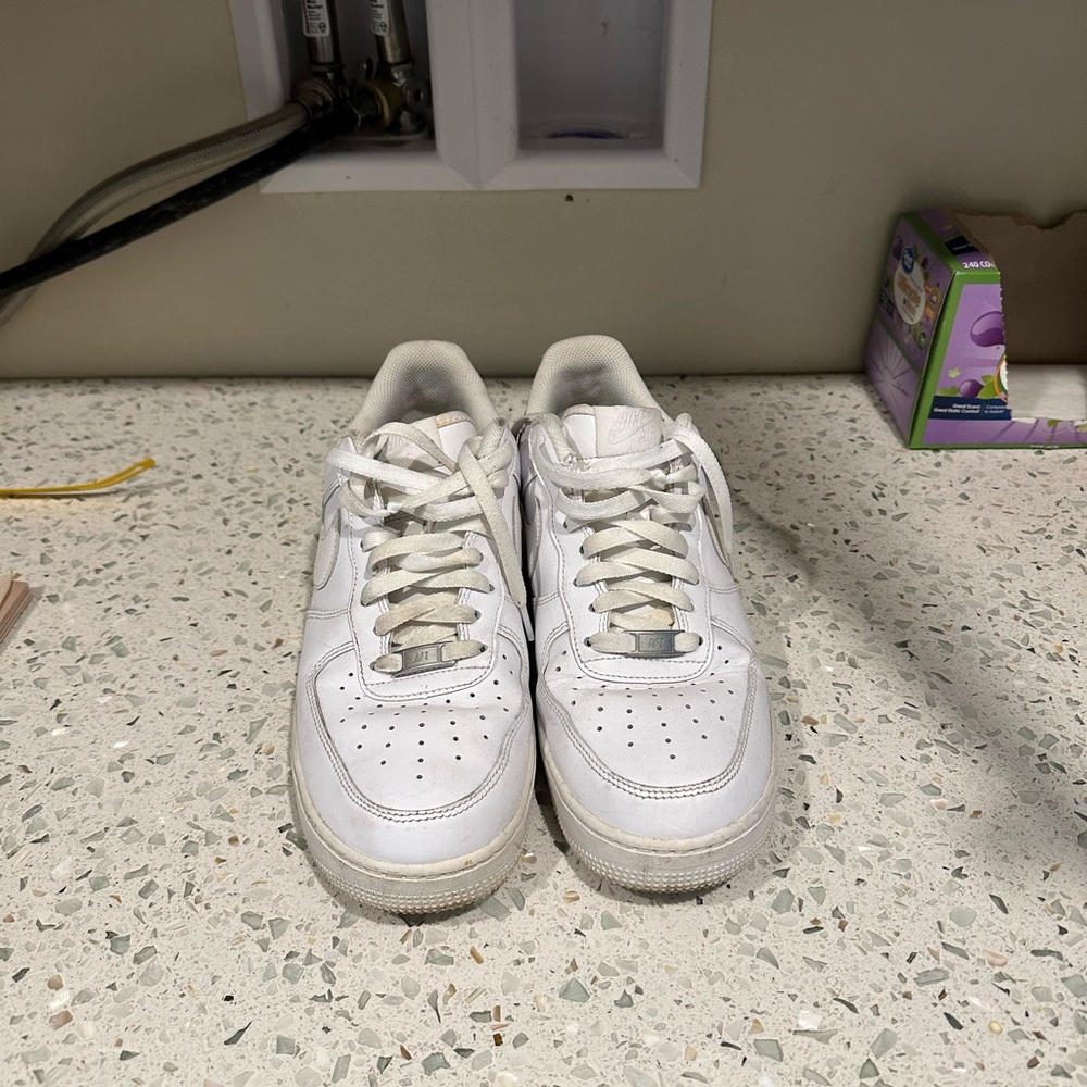 White Nike Air-force 1 Size 10.5